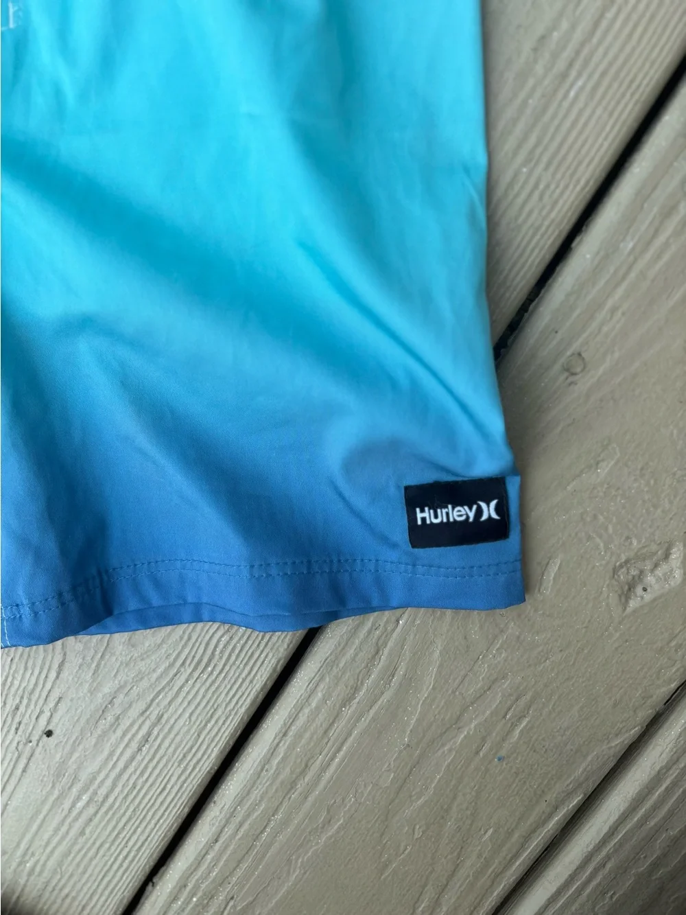 HURLEY Boys Gradient Aqua to Navy Swim Shorts, Size: M (boys 10/12)